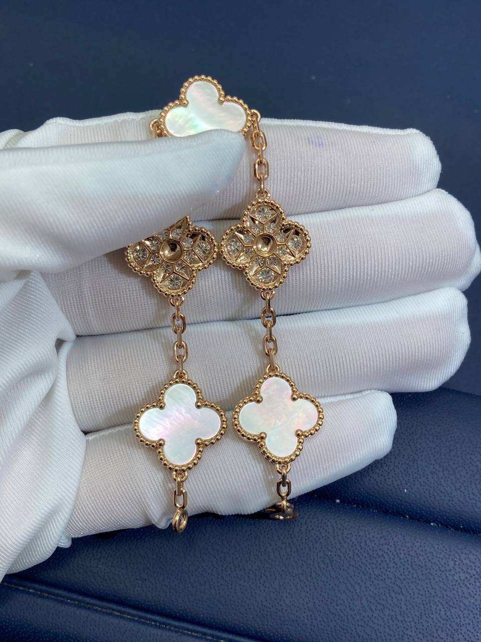 VC Mother-of-Pearl bracelet with diamonds
