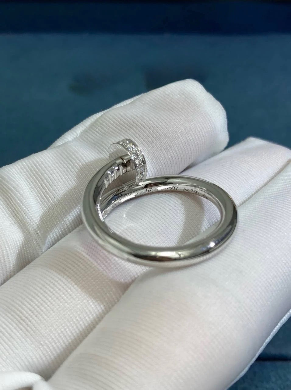 Nail ring with diamonds, Classic model