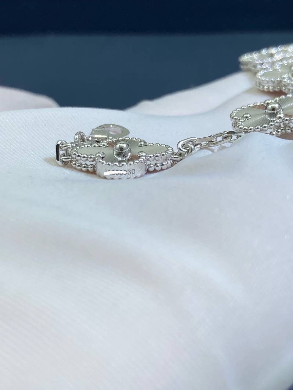 VC Guilloche bracelet