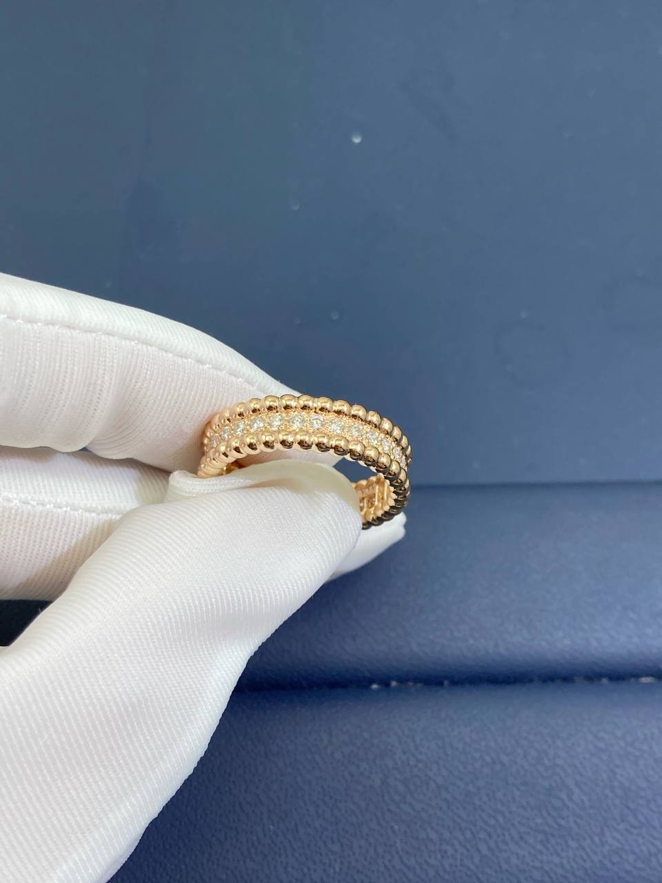 VC one-row diamond ring