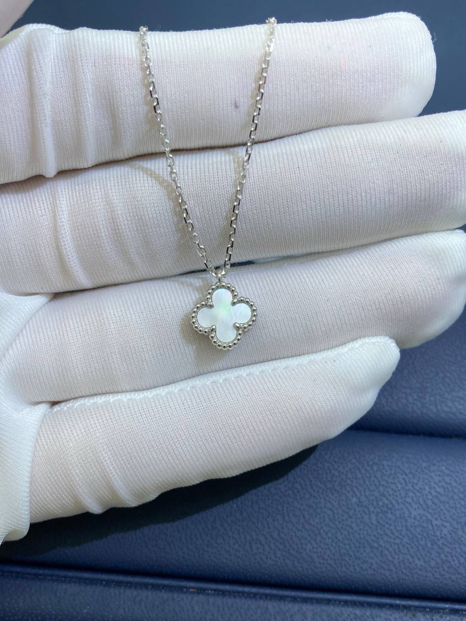 VC Mother-of-Pearl pendant, Mini model