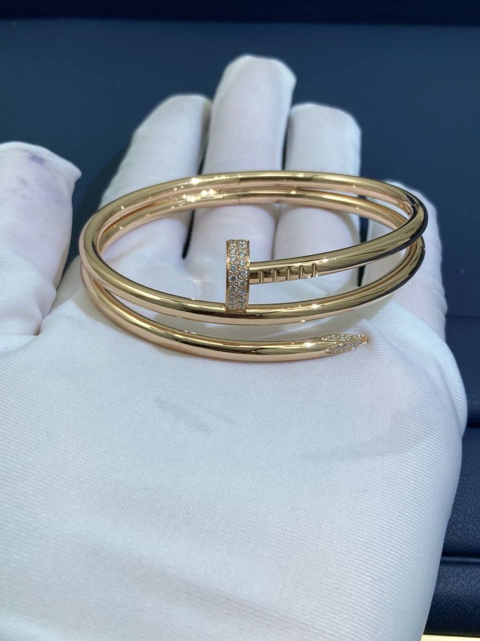 Nail double row bracelet with diamonds