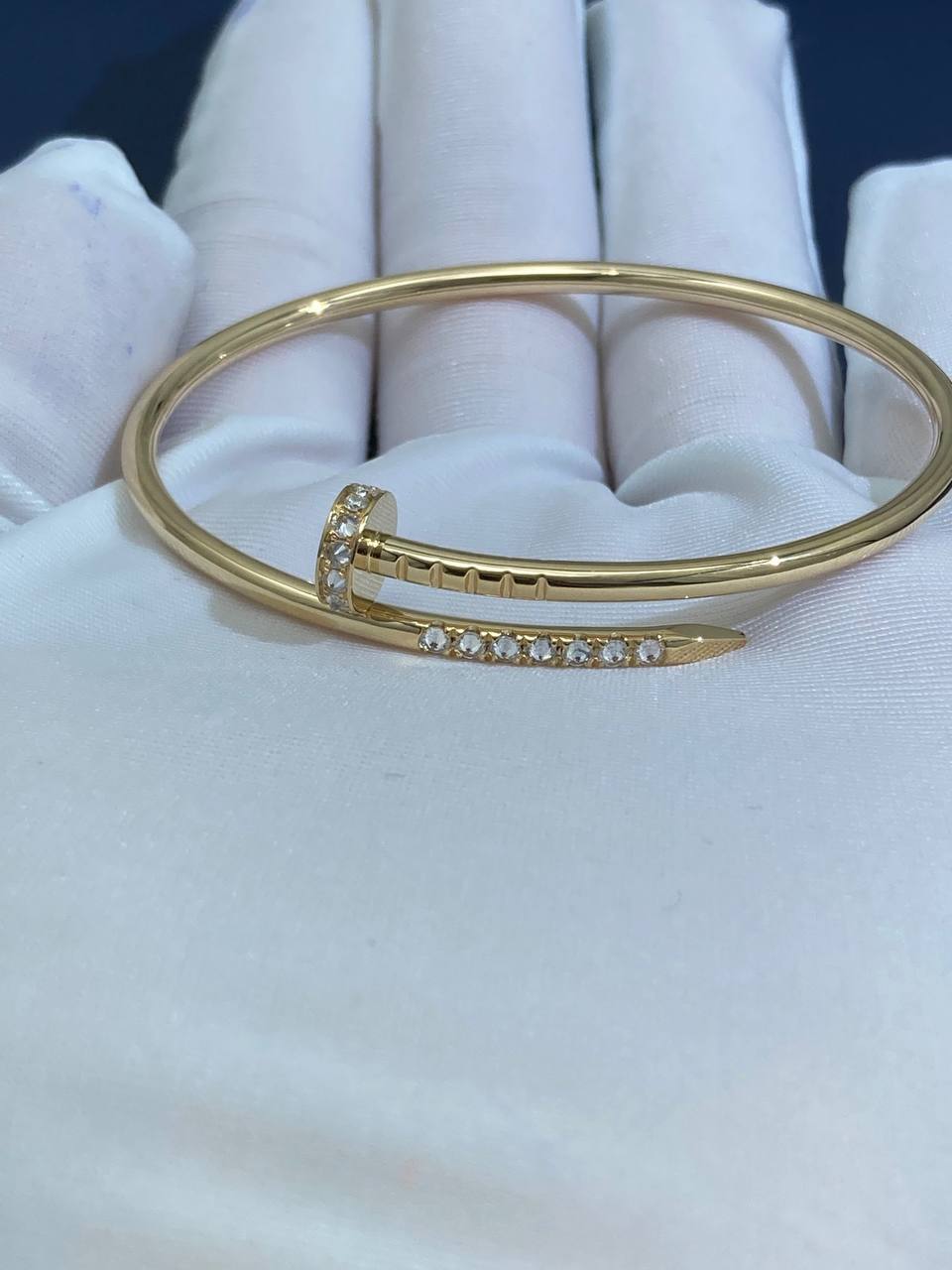 Nail reverse-set diamond bracelet, Small model