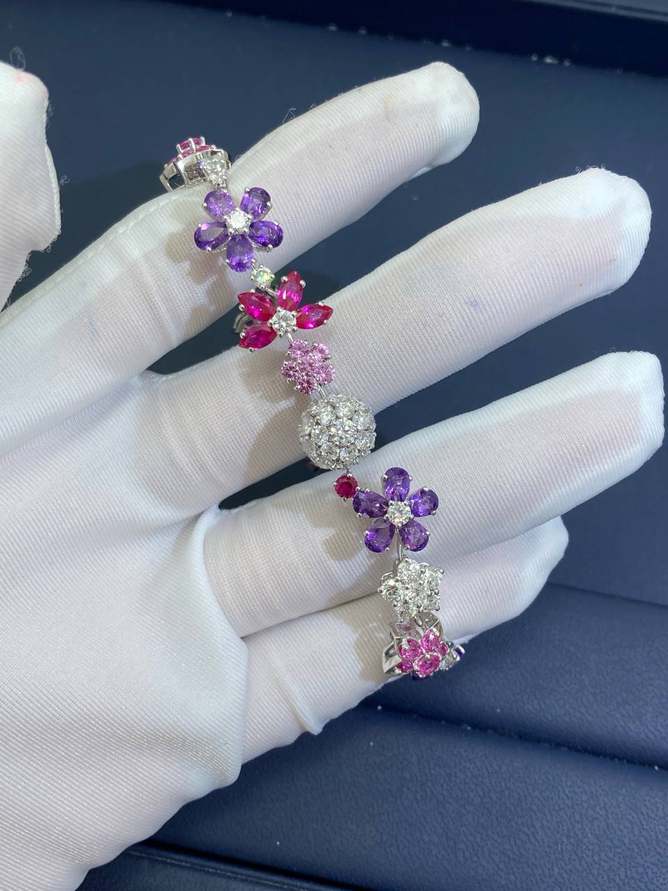 VC high jewelry bracelet with sapphires