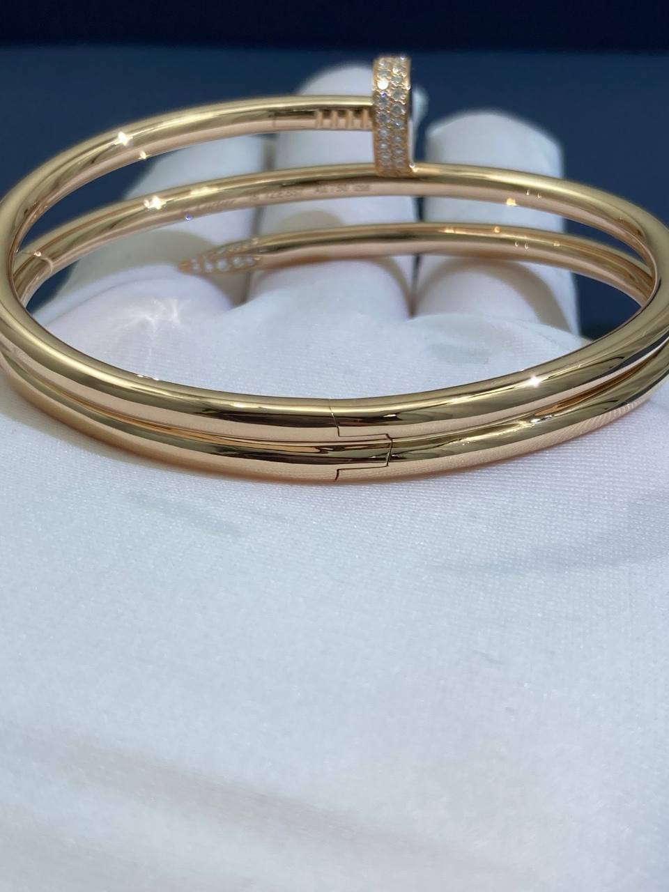 Nail double row bracelet with diamonds