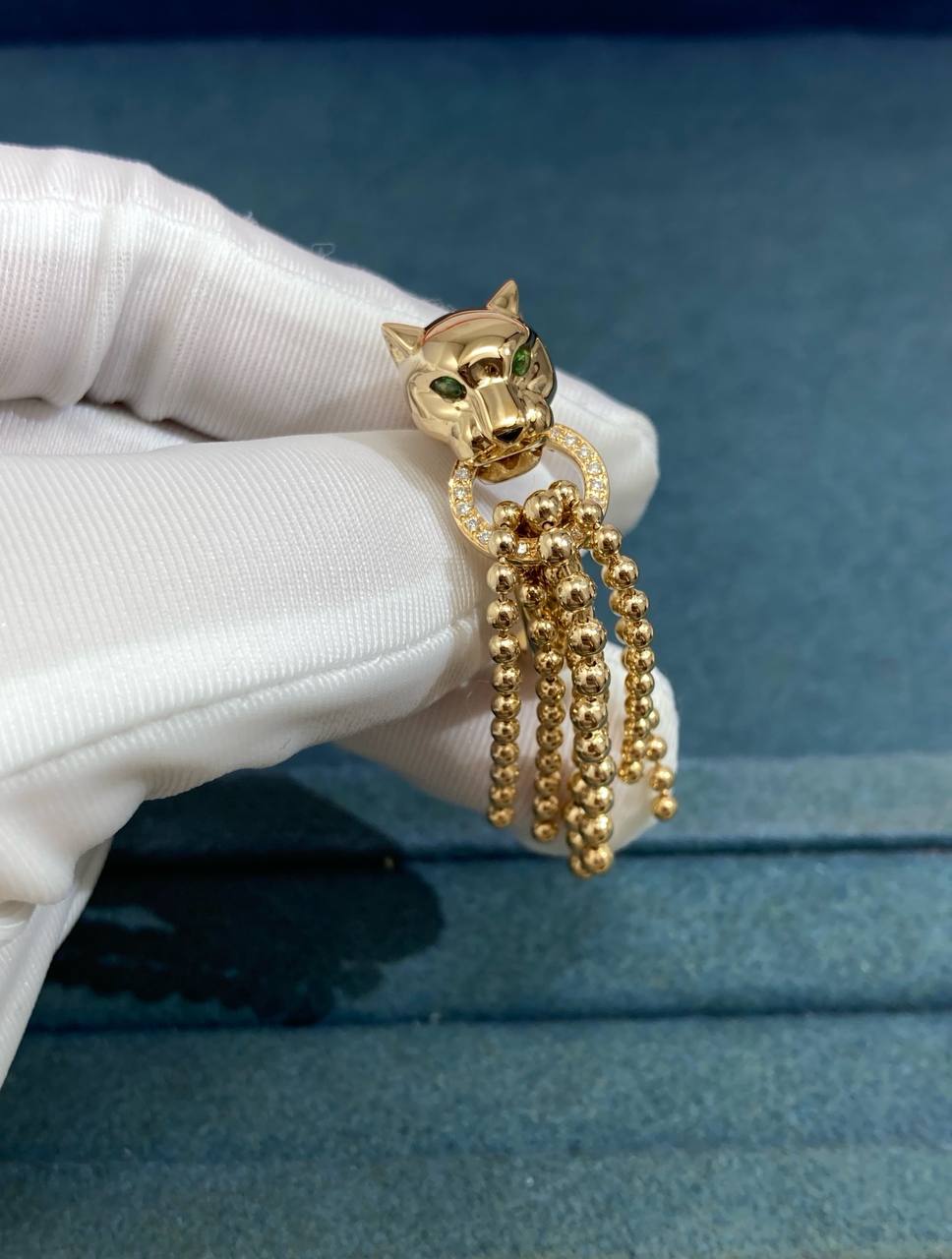 Panther ring with diamonds