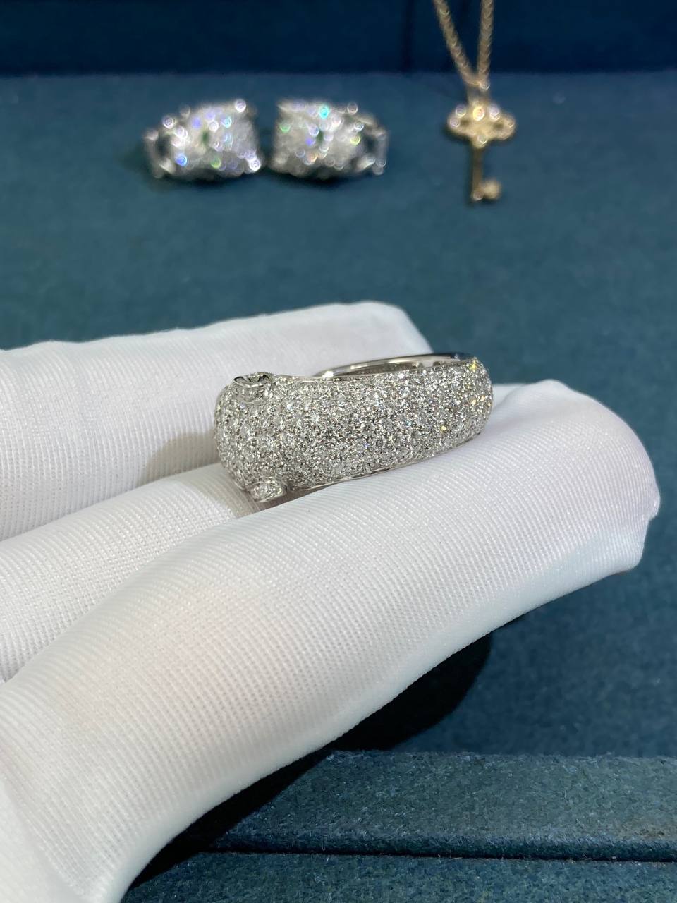 Panther full pave diamond ring Medium model