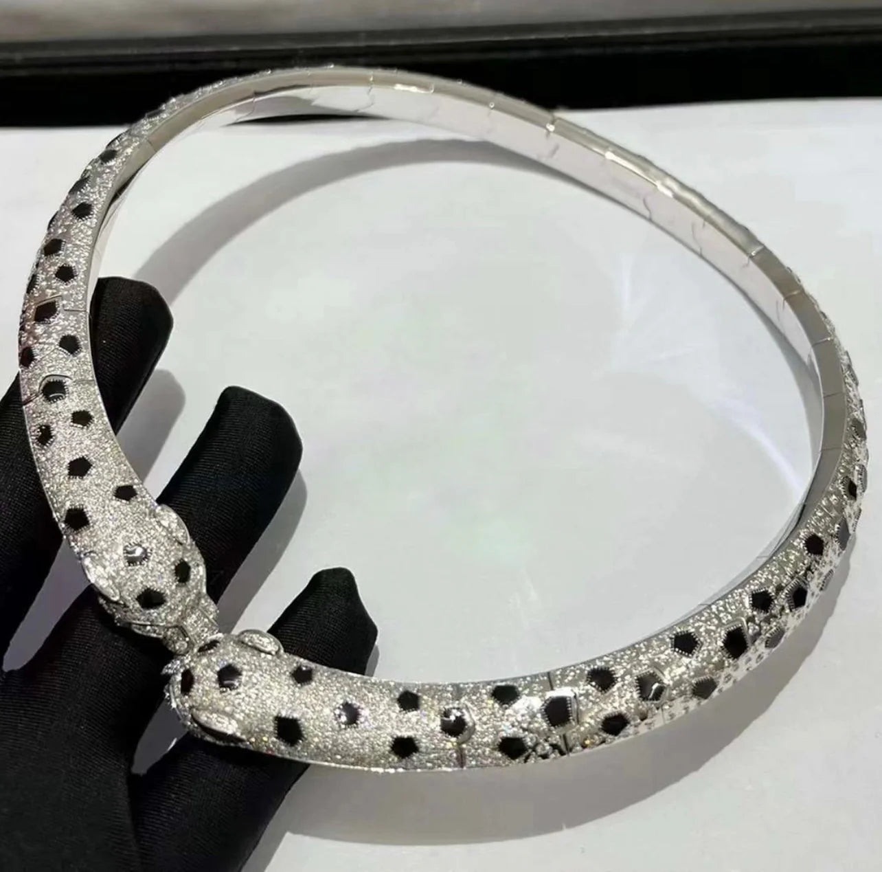 Panther double-head full pave diamond necklace