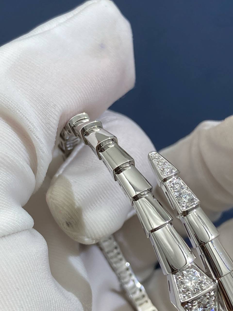 Serpenti bracelet with diamonds
