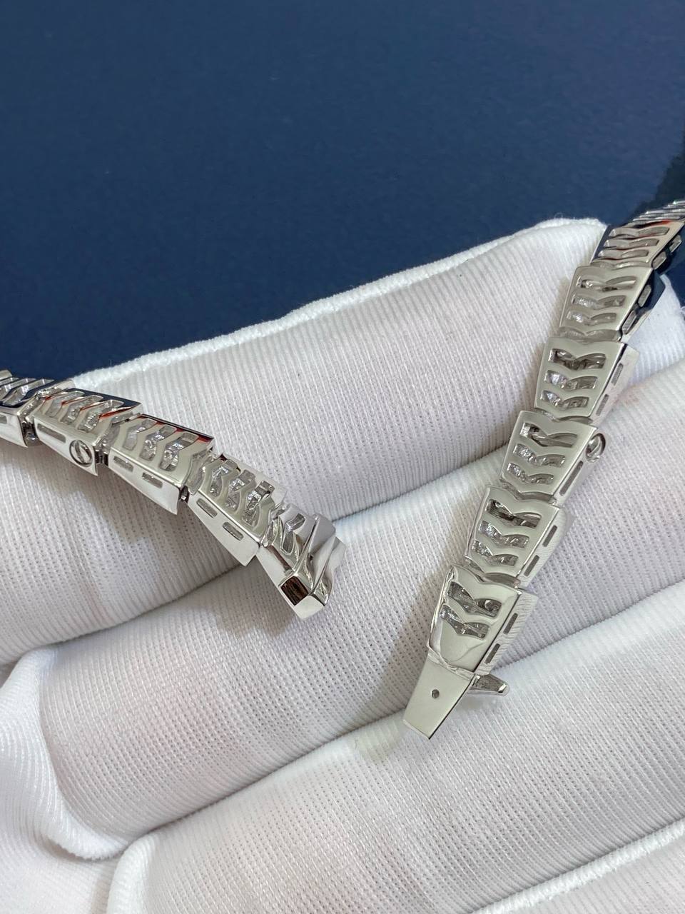 Serpenti full pave diamond necklace, Large model