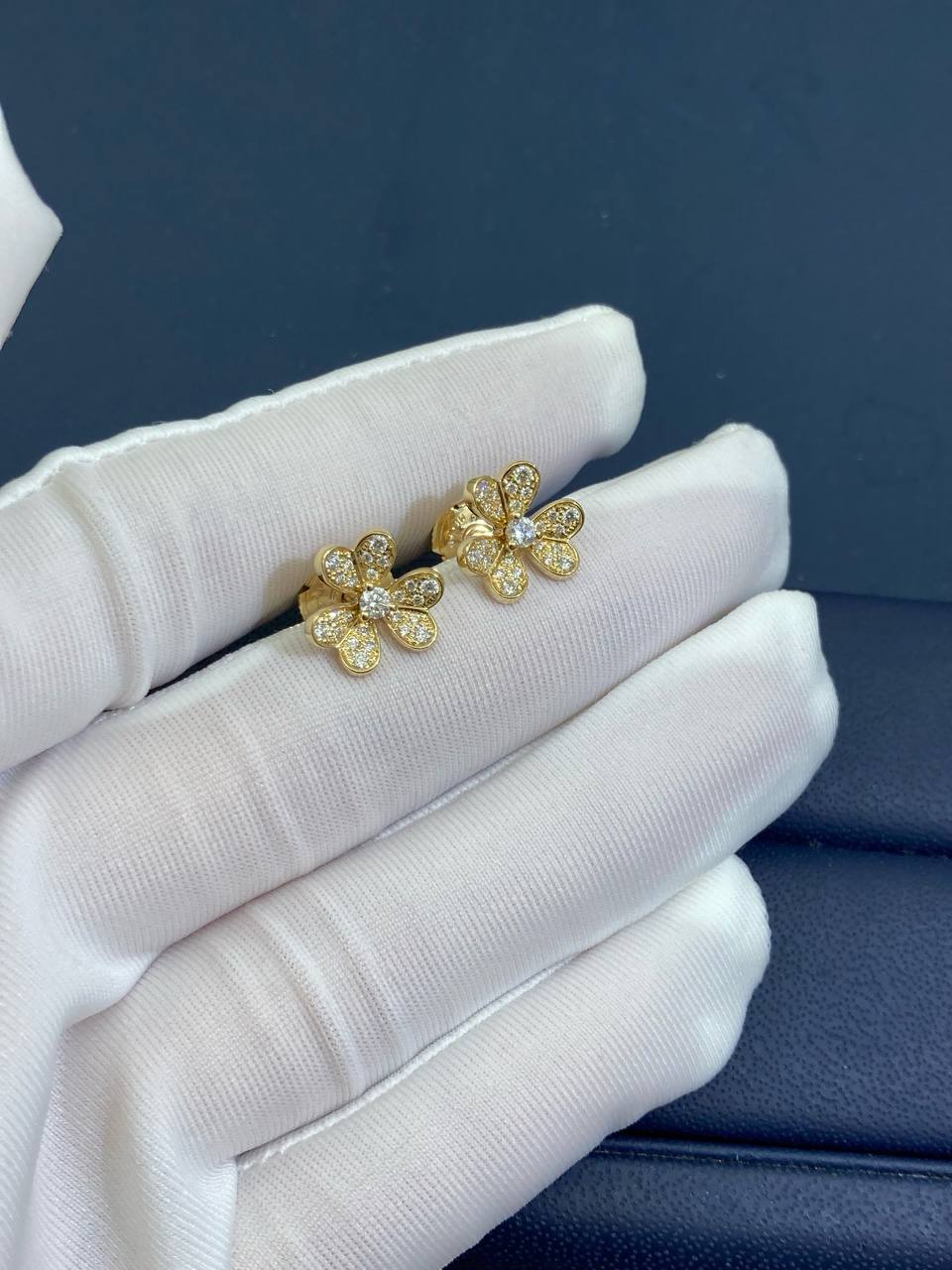 VC Floral full pave diamond earrings, Mini model