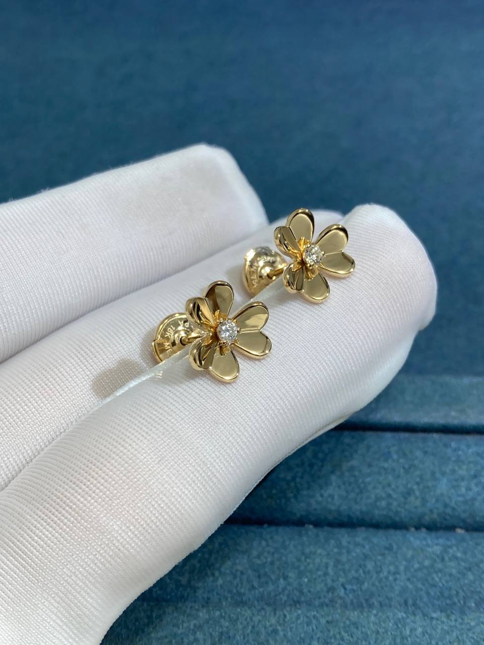 VC floral earrings with 2 diamonds, Mini model