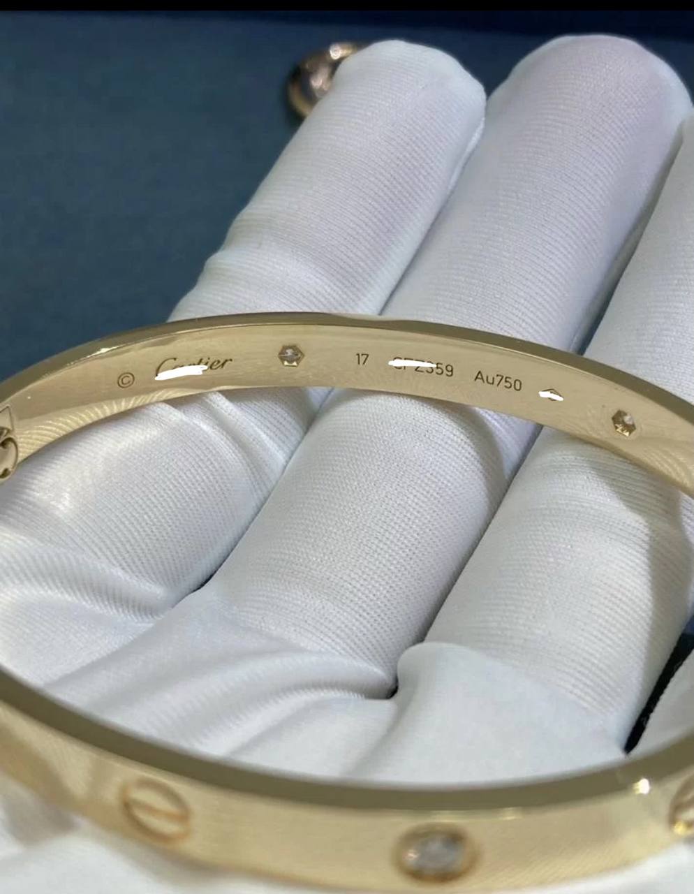 Love bracelet with 4 diamonds, Classic model