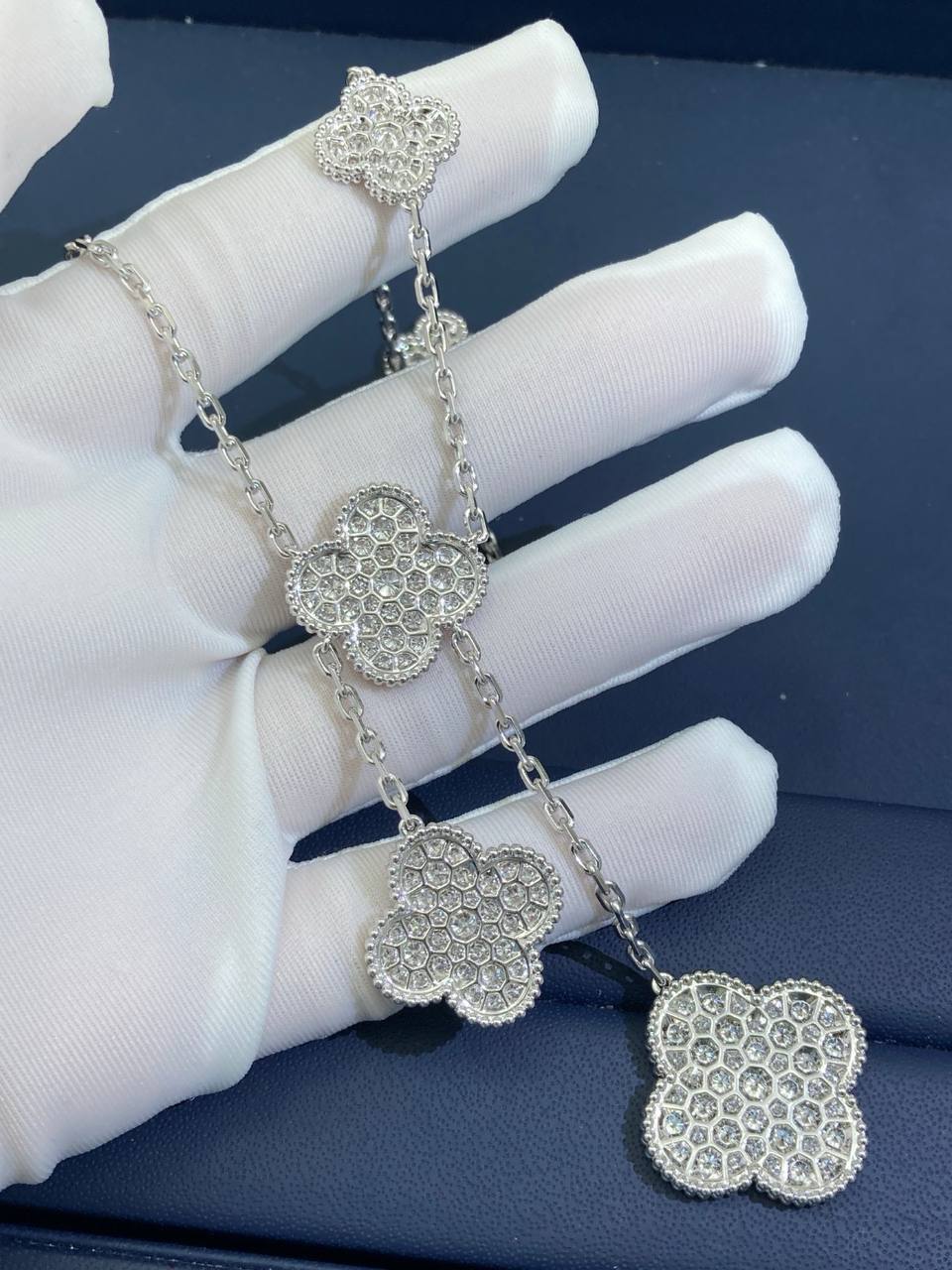 VC 6 Motif full pave diamond necklace