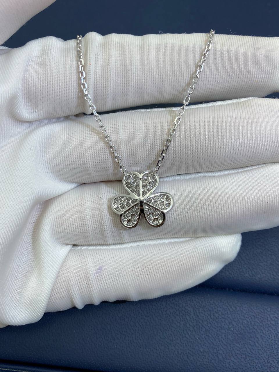 VC Floral full pave pendant, Small model