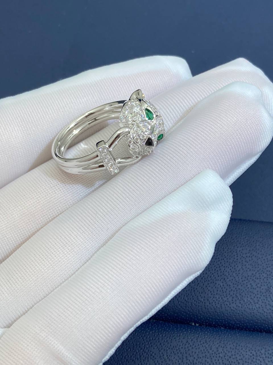 Panther ring, diamond paved
